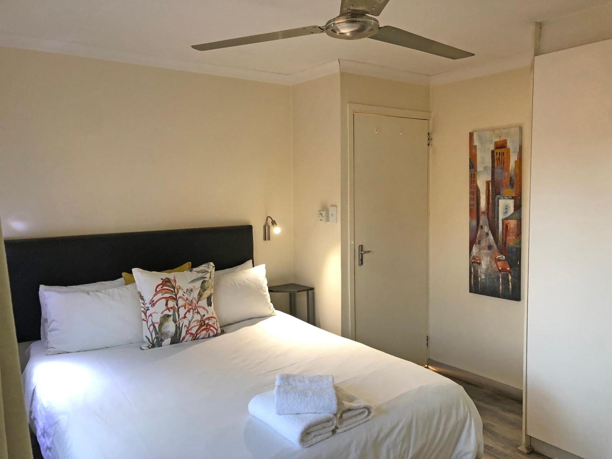 Hills And Dales Accommodation Lanseria Luaran gambar