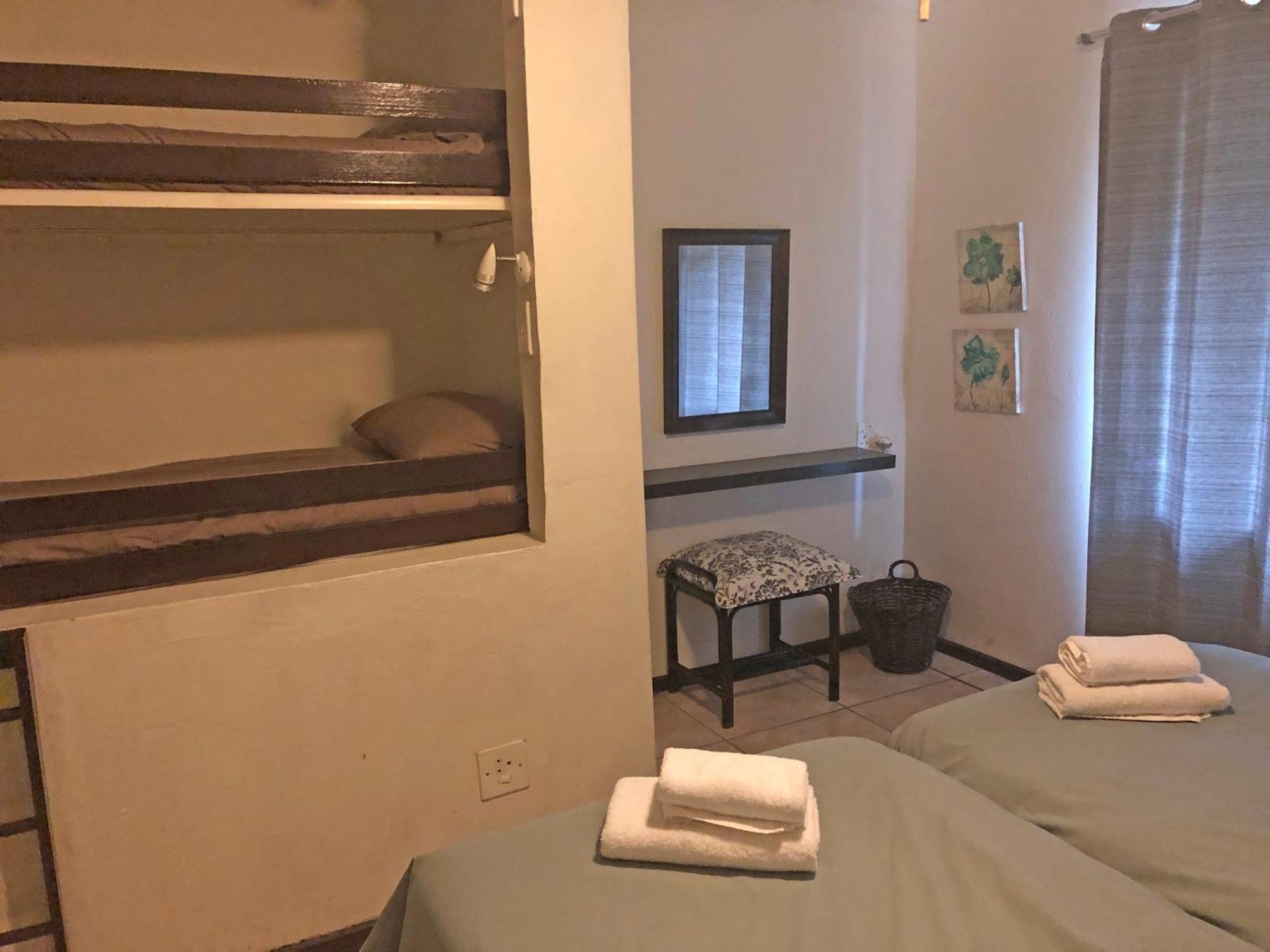 Hills And Dales Accommodation Lanseria Luaran gambar