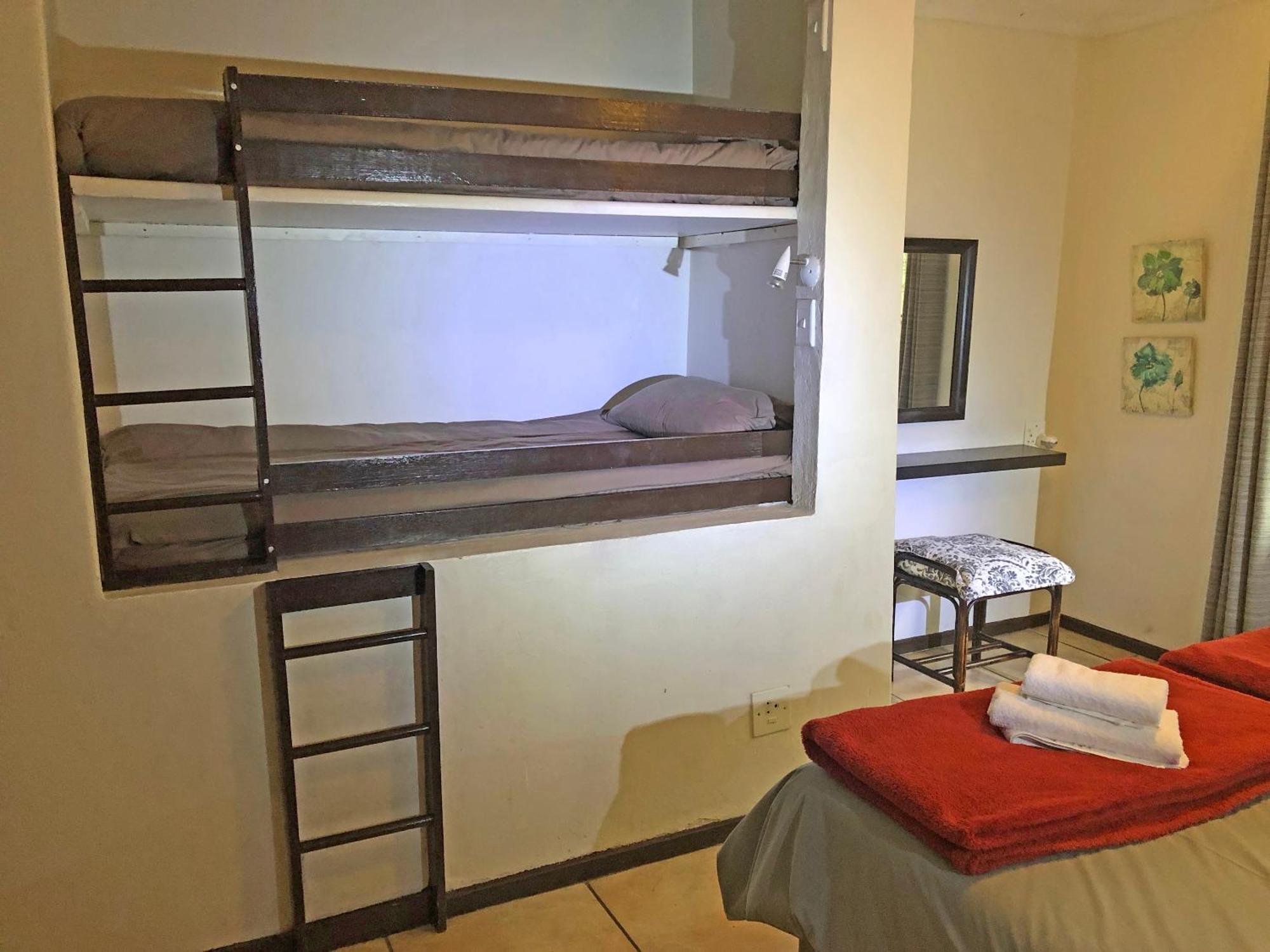 Hills And Dales Accommodation Lanseria Luaran gambar