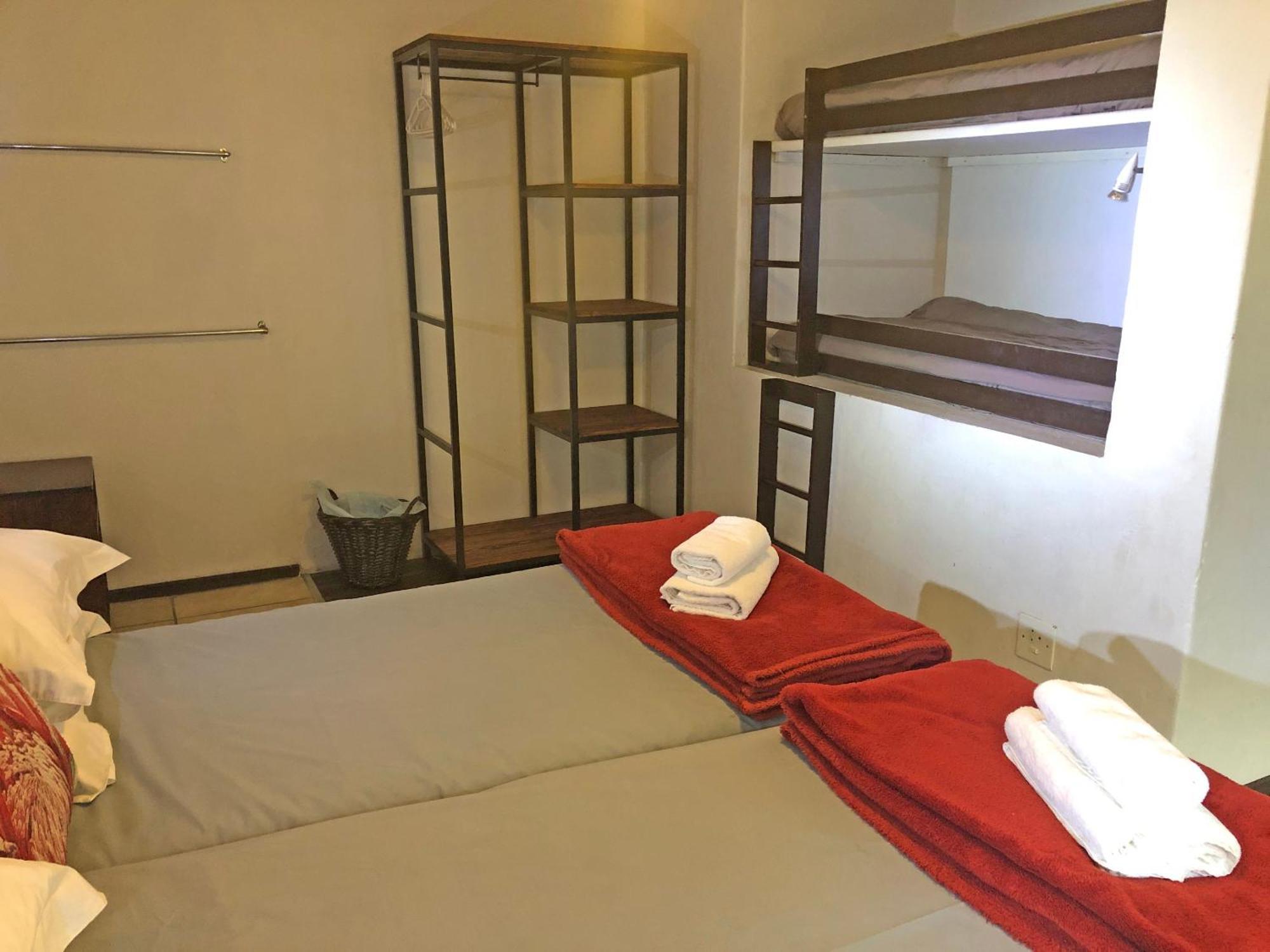 Hills And Dales Accommodation Lanseria Luaran gambar